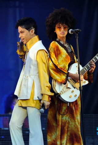 Illustration for article titled 32 Photos of Prince We Love